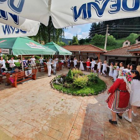 Yagodina Family Hotel Eksteriør billede