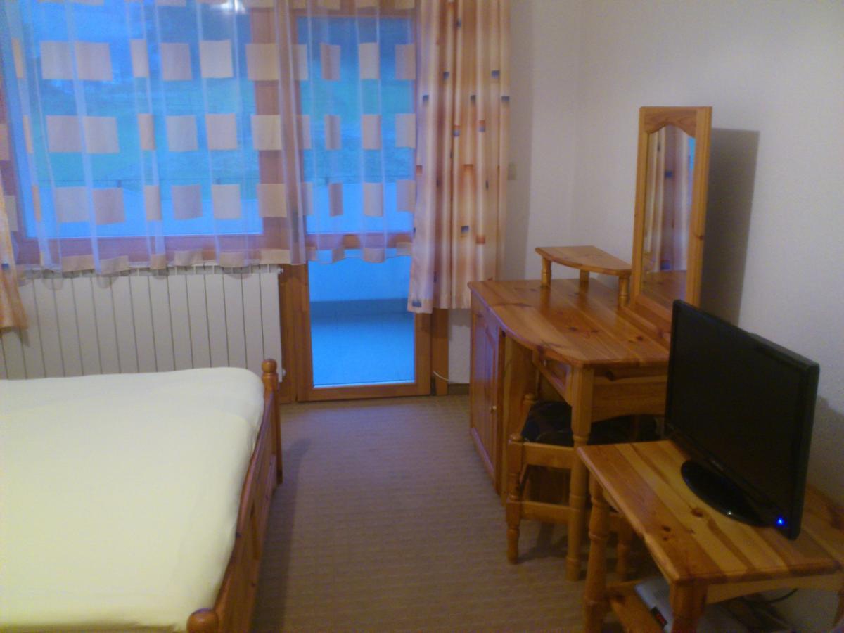 Yagodina Family Hotel Værelse billede