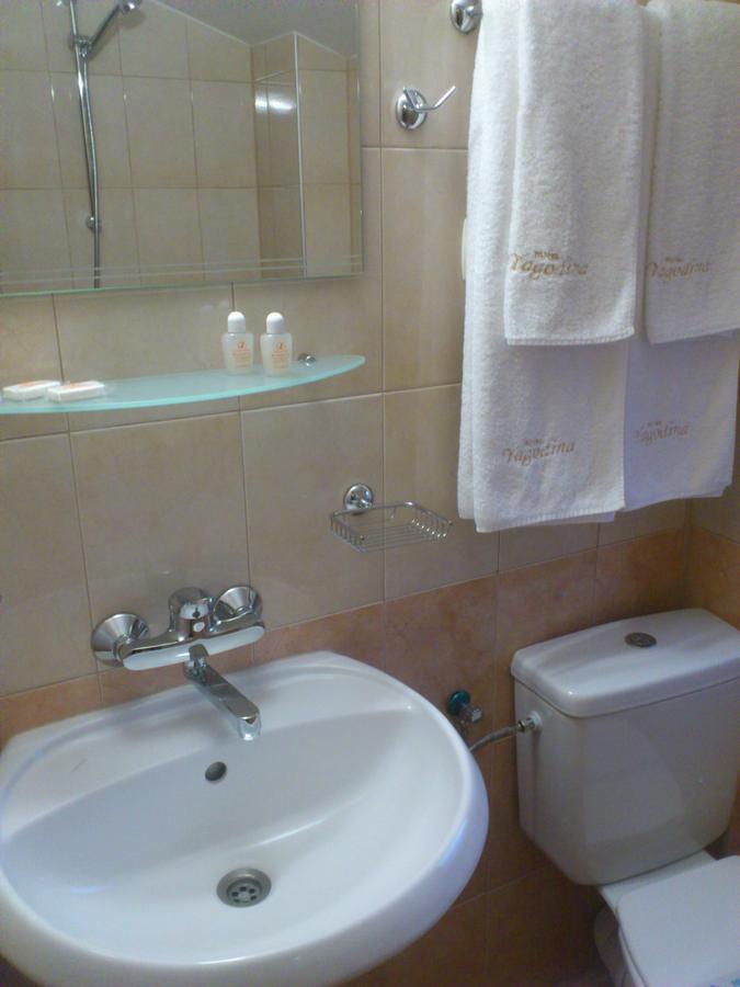 Yagodina Family Hotel Værelse billede